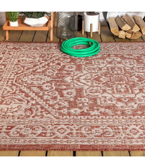 Sinjuri Medallion Textured Weave Red/Taupe 4 ft. x 6 ft. Indoor/Outdoor Area Rug