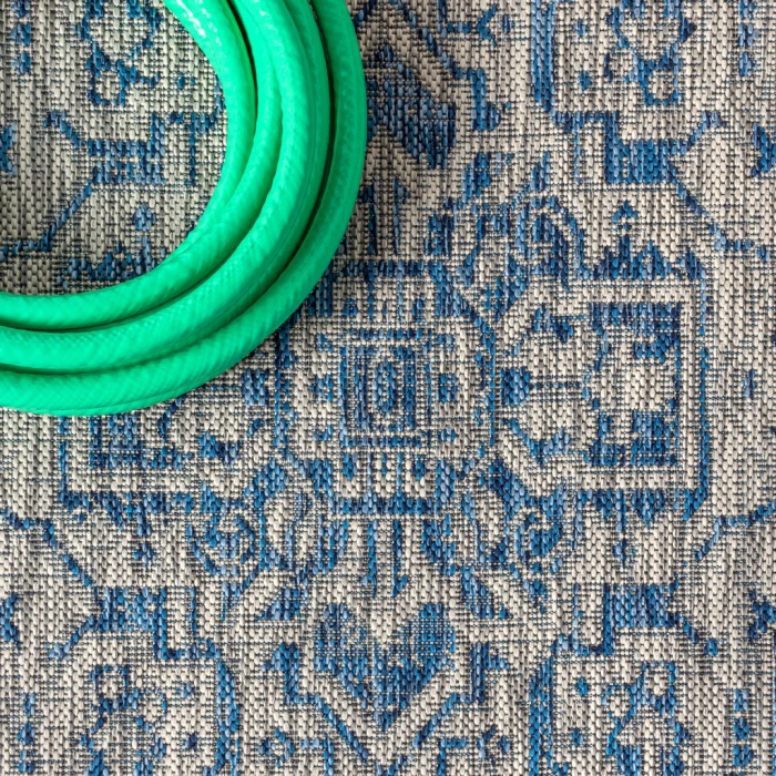 Sinjuri Medallion Textured Weave Navy/Gray 9 ft. x 12 ft. Indoor/Outdoor Area Rug