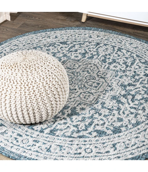 Sinjuri Medallion Textured Weave  Teal Blue/Gray 5' Round Indoor/Outdoor Area Rug