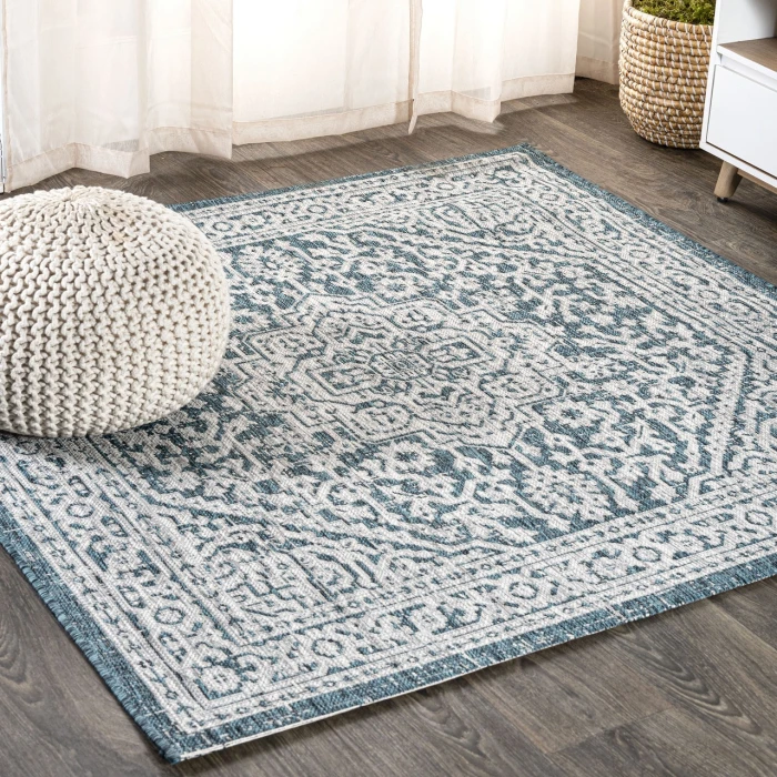 Sinjuri Medallion Textured Weave  Teal Blue/Gray 5' Square Indoor/Outdoor Area Rug