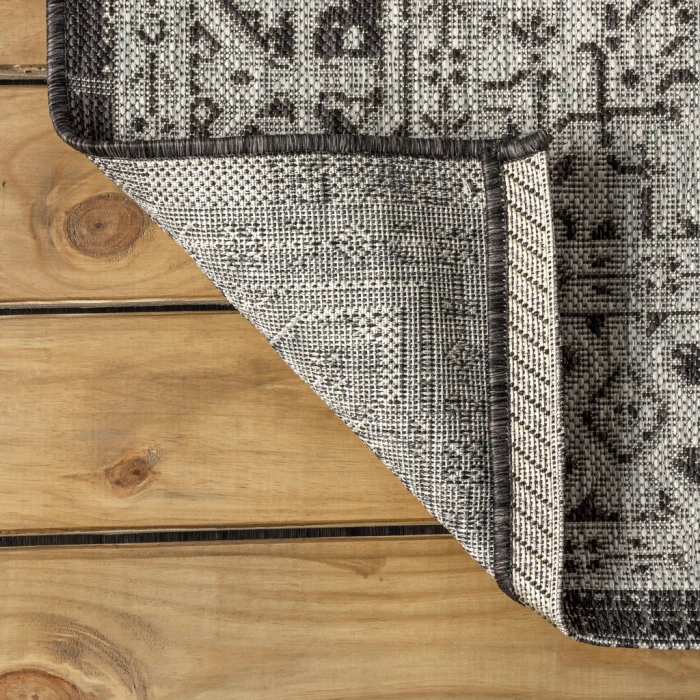 Sinjuri Medallion Textured Weave Gray/Black 8 ft. x 10 ft. Indoor/Outdoor Area Rug