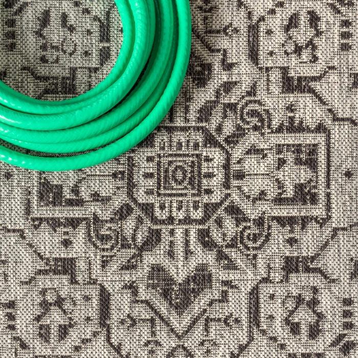 Sinjuri Medallion Textured Weave Gray/Black 8 ft. x 10 ft. Indoor/Outdoor Area Rug