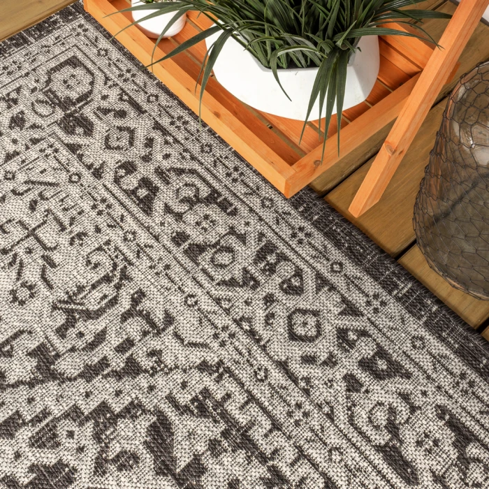 Sinjuri Medallion Textured Weave Gray/Black 8 ft. x 10 ft. Indoor/Outdoor Area Rug