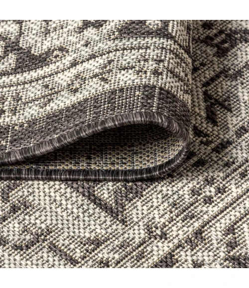 Sinjuri Medallion Textured Weave Gray/Black 5' Square Indoor/Outdoor Area Rug