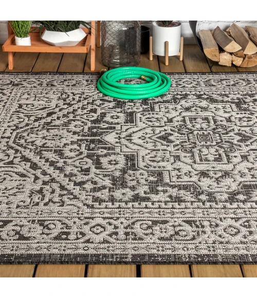 Sinjuri Medallion Textured Weave Gray/Black 8 ft. x 10 ft. Indoor/Outdoor Area Rug