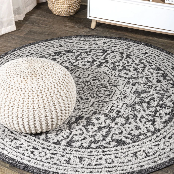 Sinjuri Medallion Textured Weave Gray/Black 5' Round Indoor/Outdoor Area Rug