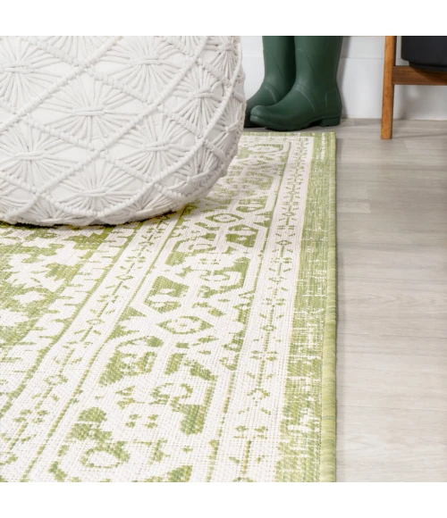 Sinjuri Medallion Textured Weave Green/Cream 2 ft. x 10 ft. Indoor/Outdoor Runner Rug