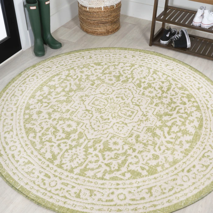 Sinjuri Medallion Textured Weave Green/Cream 5' Round Indoor/Outdoor Area Rug