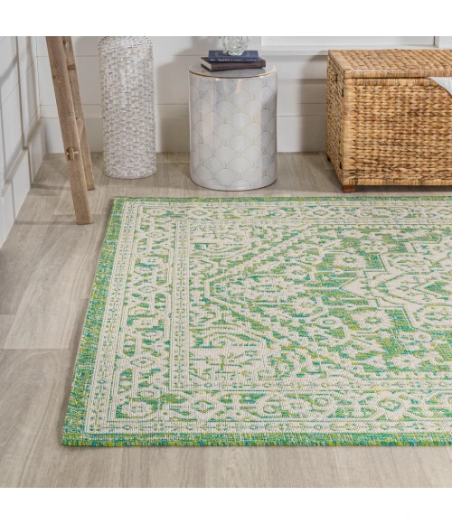 Sinjuri Medallion Textured Weave Cream/Green 4 ft. x 6 ft. Indoor/Outdoor Area Rug