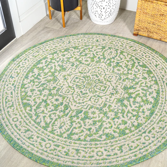 Sinjuri Medallion Textured Weave Cream/Green 5' Round Indoor/Outdoor Area Rug