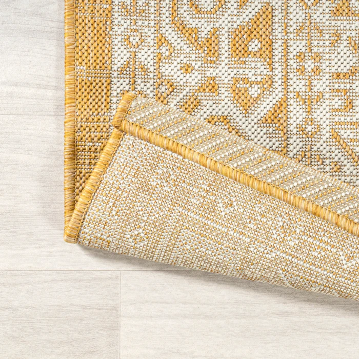 Sinjuri Medallion Textured Weave Yellow/Cream 5' Round Indoor/Outdoor Area Rug
