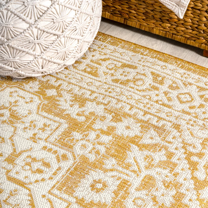 Sinjuri Medallion Textured Weave Yellow/Cream 5' Round Indoor/Outdoor Area Rug
