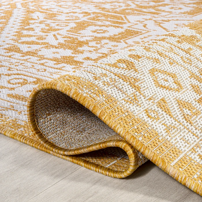 Sinjuri Medallion Textured Weave Yellow/Cream 5' Round Indoor/Outdoor Area Rug