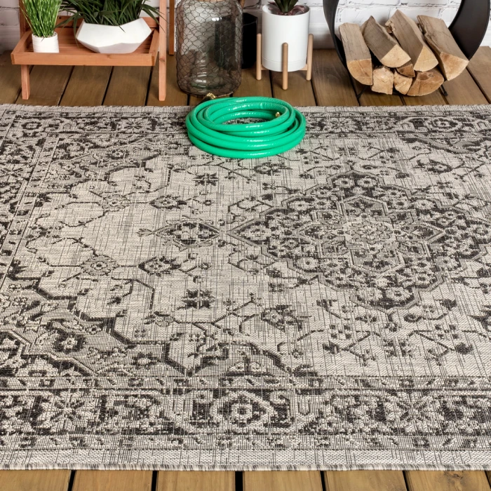Rozetta Boho Medallion Textured Weave Gray/Black 4 ft. x 6 ft. Indoor/Outdoor Area Rug