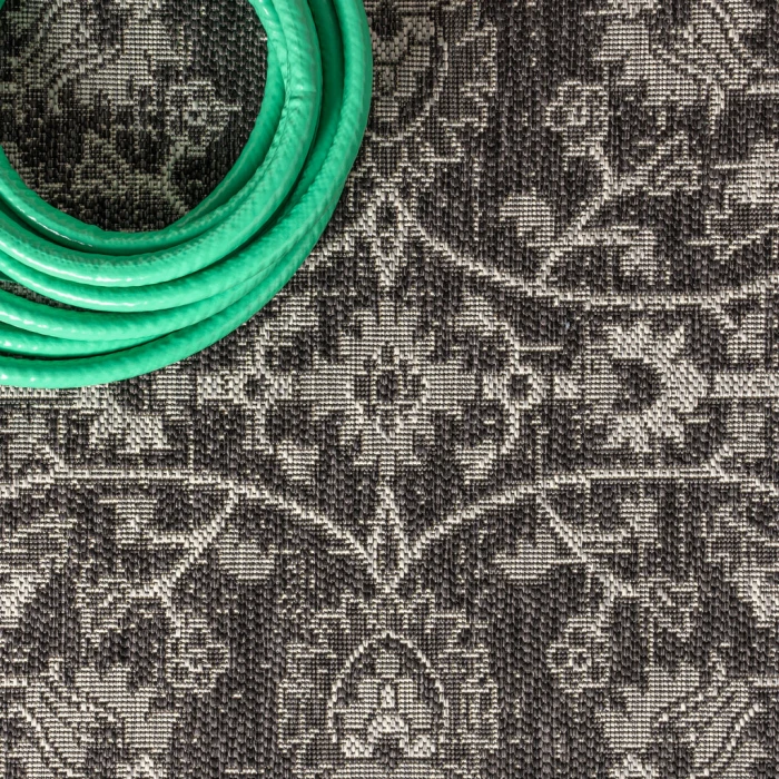 Palazzo Vine and Border Textured Weave Black/Gray 5' Round Indoor/Outdoor Area Rug