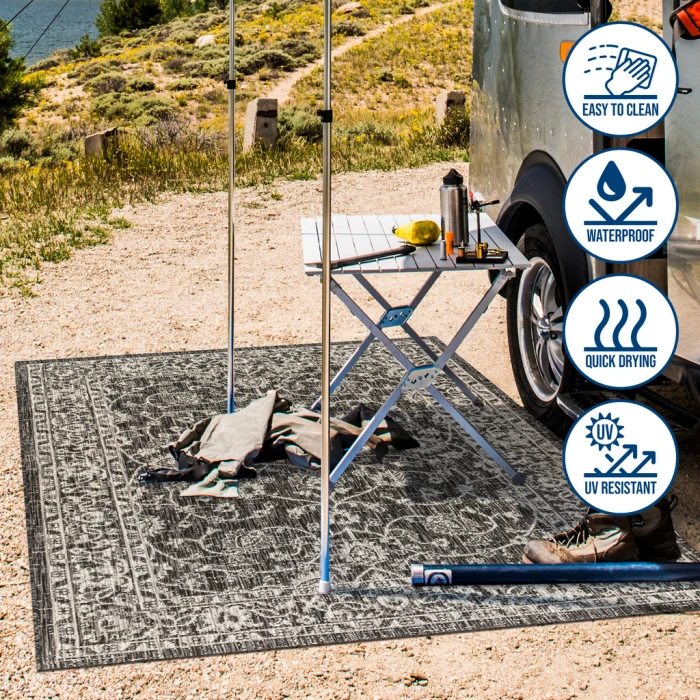 Palazzo Vine and Border Textured Weave Black/Gray 5' Round Indoor/Outdoor Area Rug