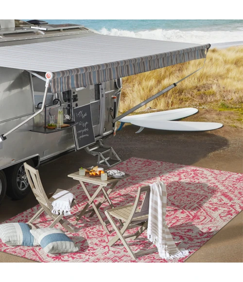 Estrella Bohemian Medallion Textured Weave Light Gray/Fuchsia 5' Square Indoor/Outdoor Area Rug