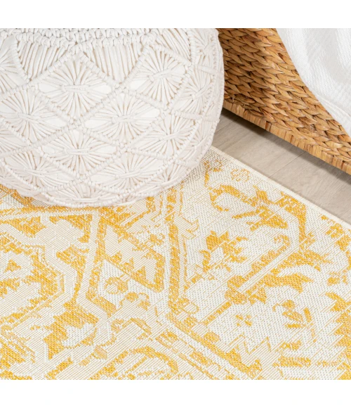 Estrella Bohemian Medallion Textured Weave Cream/Yellow 5' Round Indoor/Outdoor Area Rug