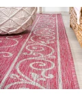 Charleston Vintage Filigree Textured Weave Fuchsia/Light Gray 5' Round Indoor/Outdoor Area Rug