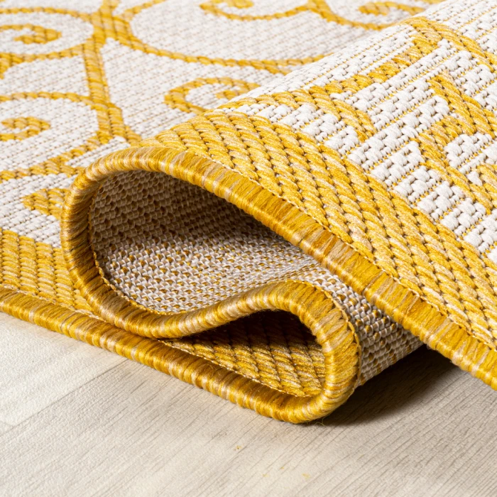 Madrid Vintage Filigree Textured Weave Cream/Yellow 5' Round Indoor/Outdoor Area Rug