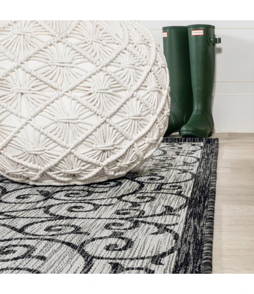 Madrid Vintage Filigree Textured Weave Light Gray/Black 5' Square Indoor/Outdoor Area Rug