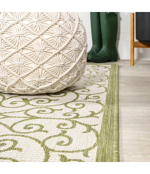 Madrid Vintage Filigree Textured Weave Green/Cream 5' Round Indoor/Outdoor Area Rug