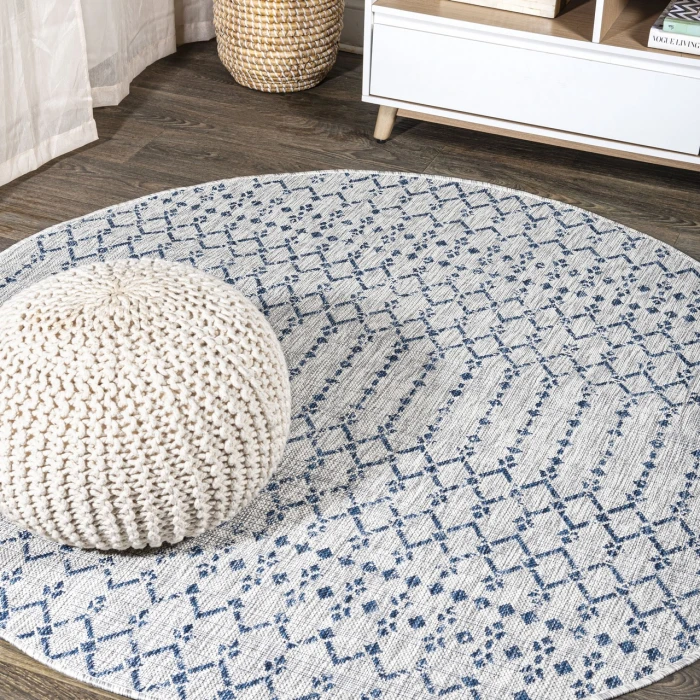 Ourika Moroccan Geometric Textured Weave Light Gray/Navy 5' Round Indoor/Outdoor Area Rug