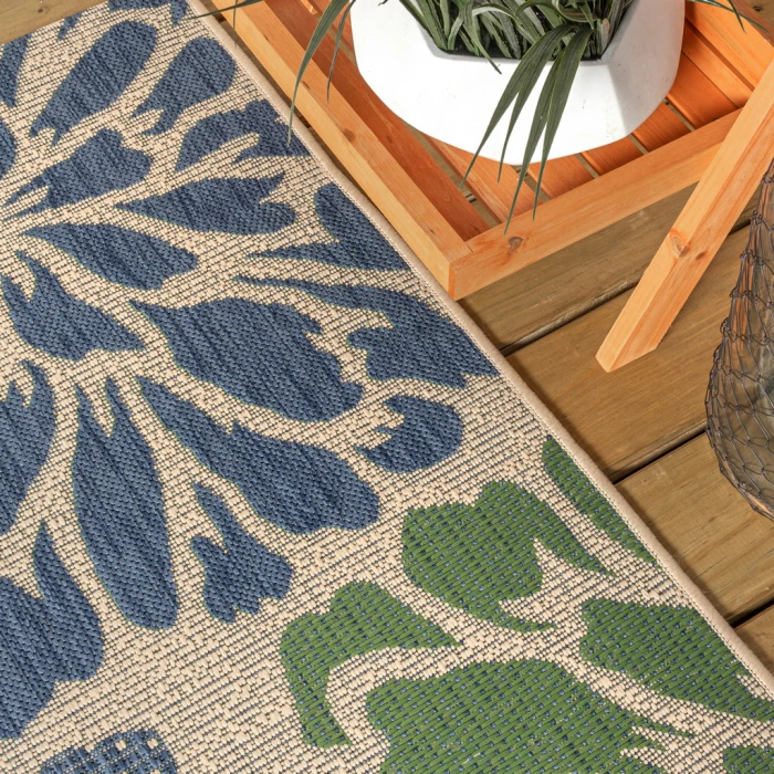Zinnia Modern Floral Textured Weave Navy/Green 5' Round Indoor/Outdoor Area Rug