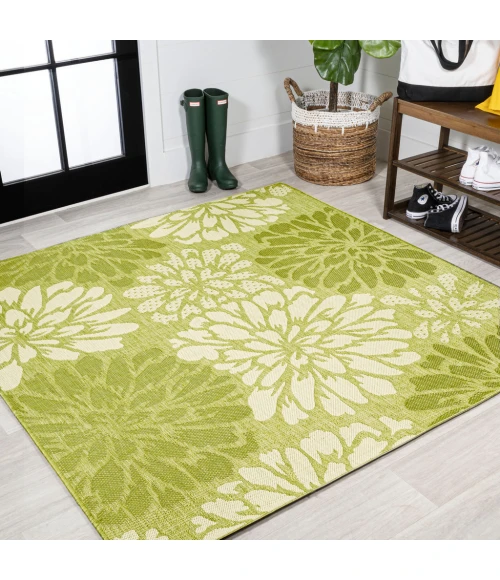 Zinnia Modern Floral Textured Weave Green/Cream 5' Square Indoor/Outdoor Area Rug