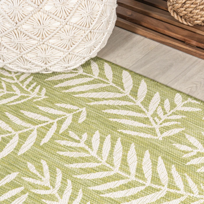 Nevis Palm Frond Green/Cream 5' Round Indoor/Outdoor Area Rug