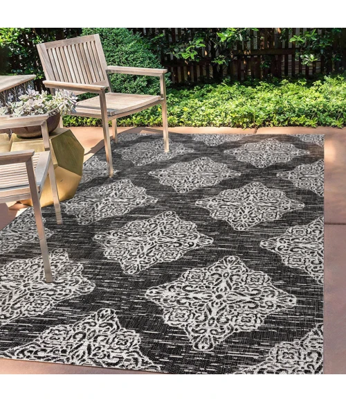 Tuscany Ornate Medallions Black/Ivory 4 ft. x 6 ft. Indoor/Outdoor Area Rug