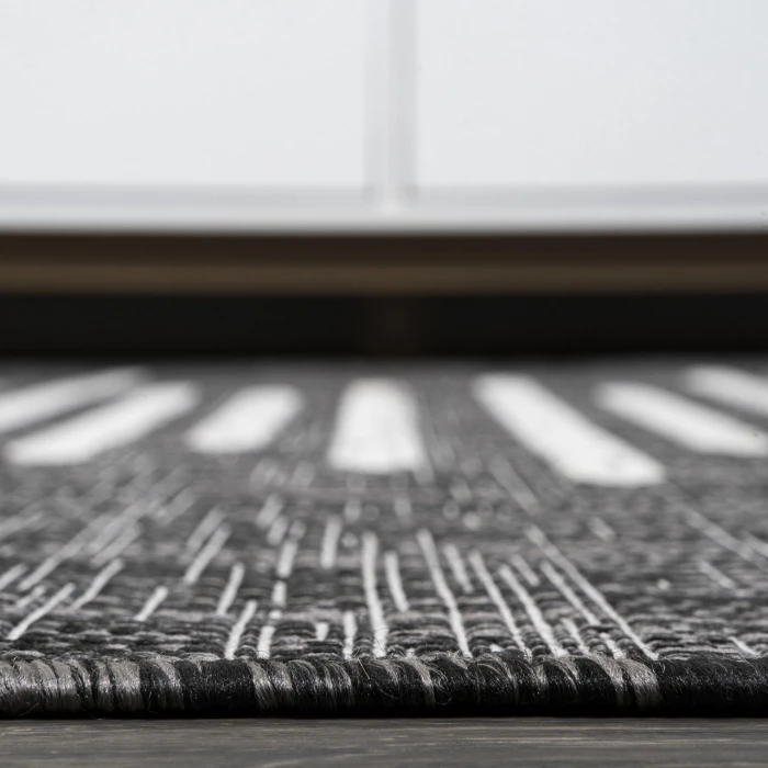 Jonathan Y SANTA MONICA Black SMB124E 6ft.7in. Square Rug