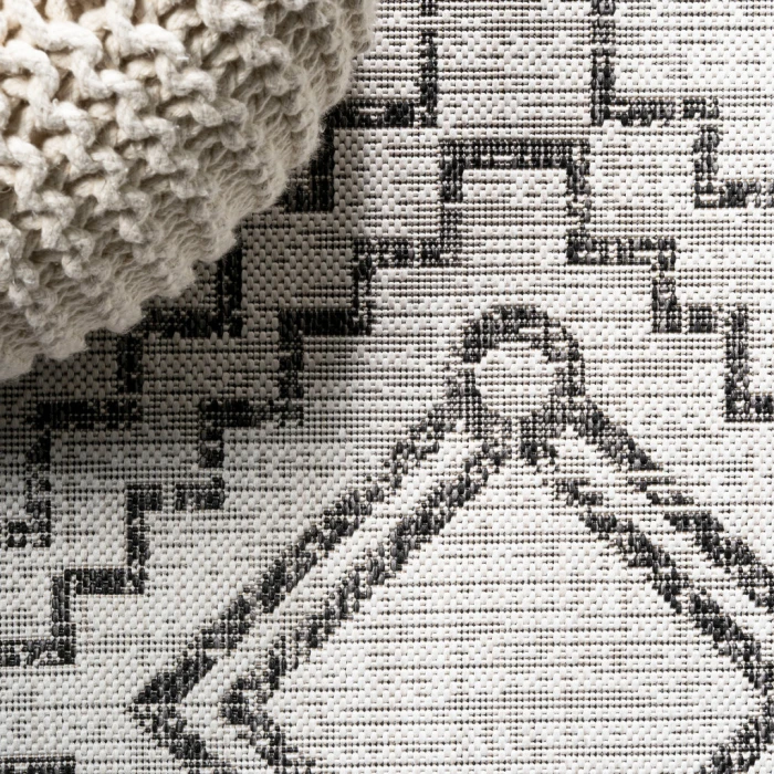 Marokko Diamond Tribal Medallion Ivory/Black 2 ft. x 10 ft. Indoor/Outdoor Runner Rug
