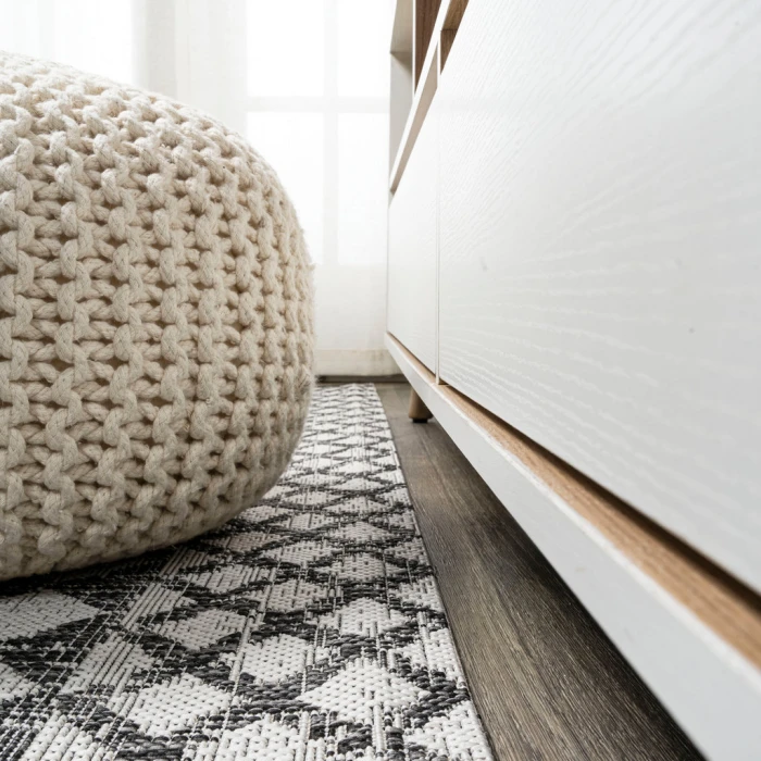 Marokko Diamond Tribal Medallion Ivory/Black 2 ft. x 10 ft. Indoor/Outdoor Runner Rug