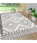 Marokko Diamond Tribal Medallion Ivory/Black 5 ft. x 8 ft. Indoor/Outdoor Area Rug