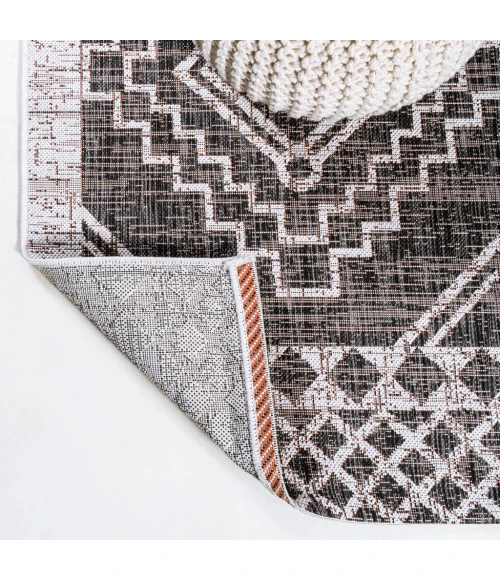 Marokko Diamond Tribal Medallion Black/Ivory 8 ft. x 10 ft. Indoor/Outdoor Area Rug