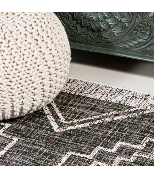 Marokko Diamond Tribal Medallion Black/Ivory 8 ft. x 10 ft. Indoor/Outdoor Area Rug