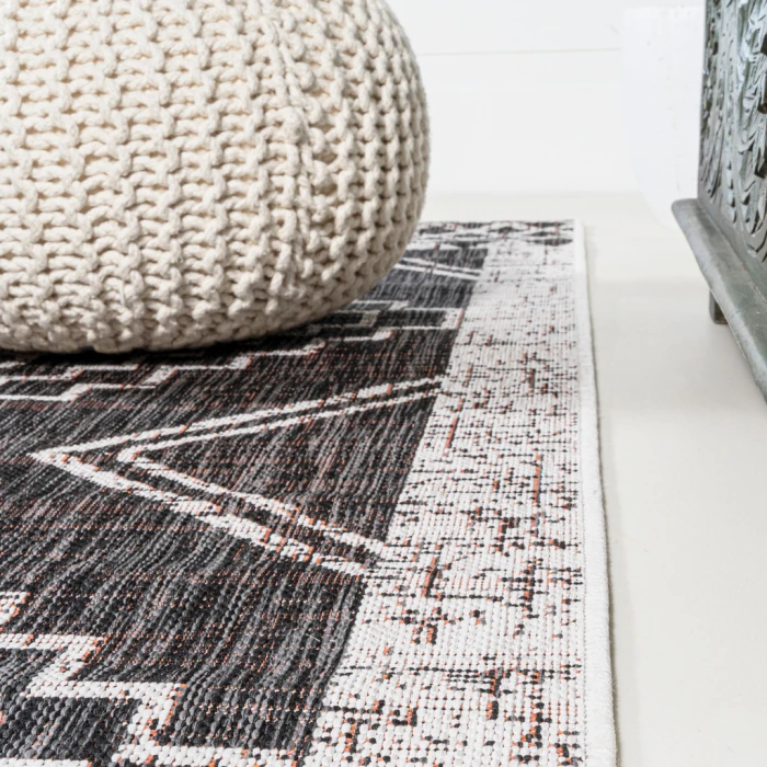 Marokko Diamond Tribal Medallion Black/Ivory 2 ft. x 8 ft. Indoor/Outdoor Runner Rug