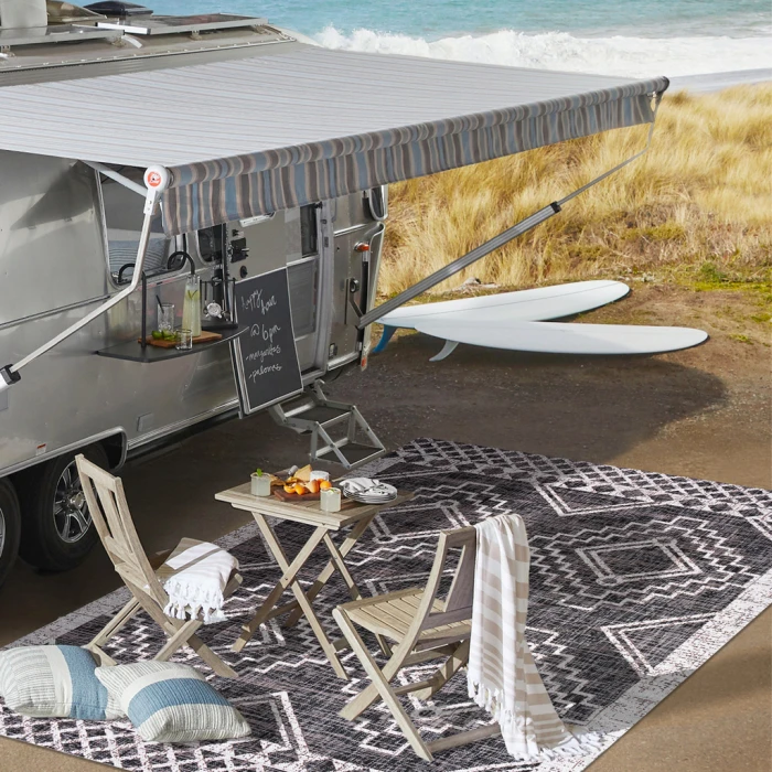 Marokko Diamond Tribal Medallion Black/Ivory 2 ft. x 8 ft. Indoor/Outdoor Runner Rug