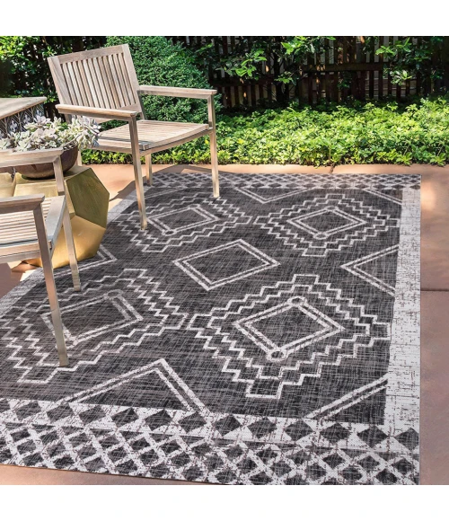 Marokko Diamond Tribal Medallion Black/Ivory 8 ft. x 10 ft. Indoor/Outdoor Area Rug