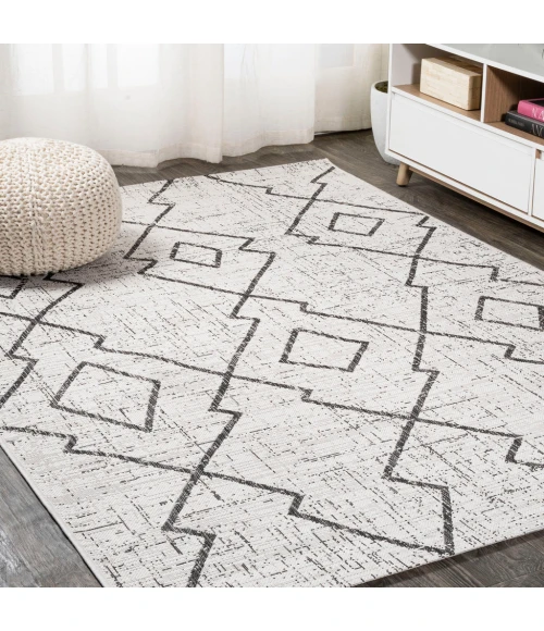 Carwa Tribal Diamond Trellis Ivory/Black 5 ft. x 8 ft. Indoor/Outdoor Area Rug