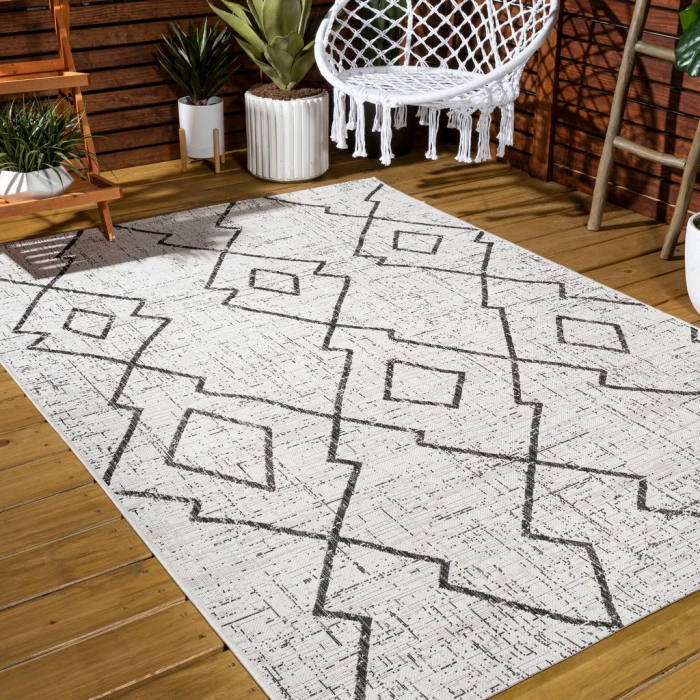 Carwa Tribal Diamond Trellis Ivory/Black 5 ft. x 8 ft. Indoor/Outdoor Area Rug