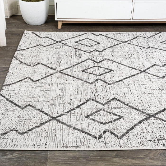 Carwa Tribal Diamond Trellis Ivory/Black 5 ft. x 8 ft. Indoor/Outdoor Area Rug