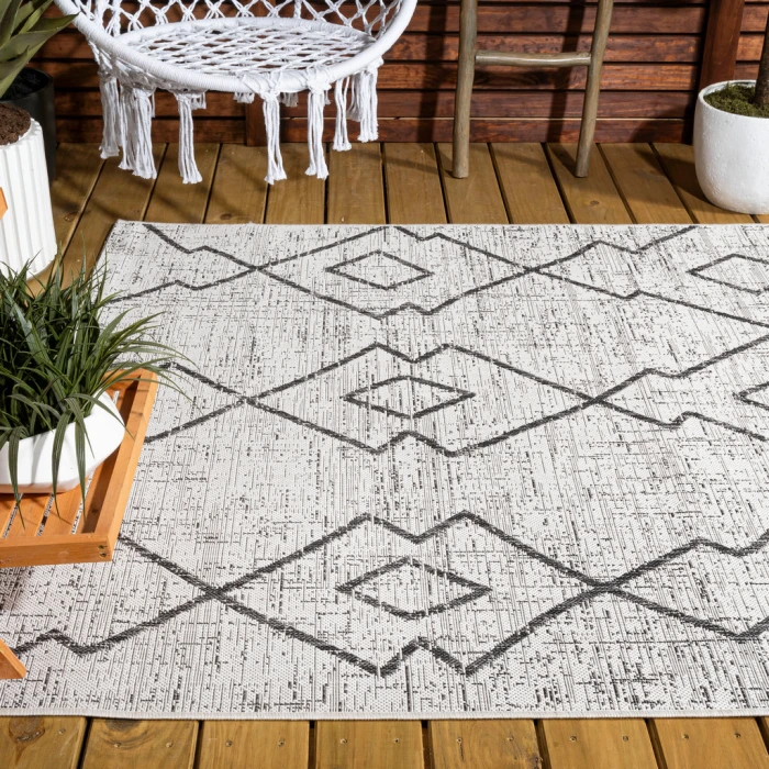 Carwa Tribal Diamond Trellis Ivory/Black 5 ft. x 8 ft. Indoor/Outdoor Area Rug