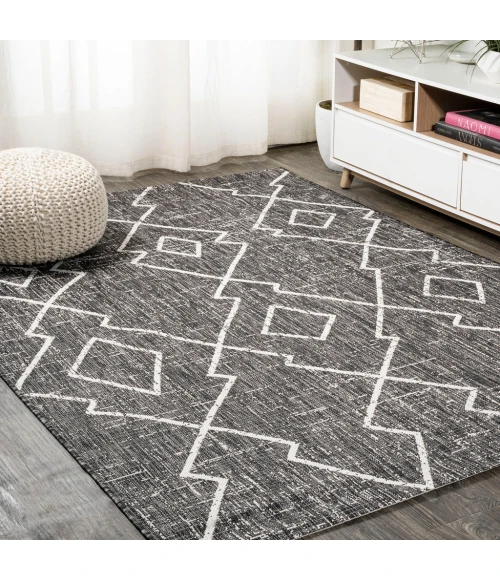 Carwa Tribal Diamond Trellis Black/Ivory 8 ft. x 10 ft. Indoor/Outdoor Area Rug