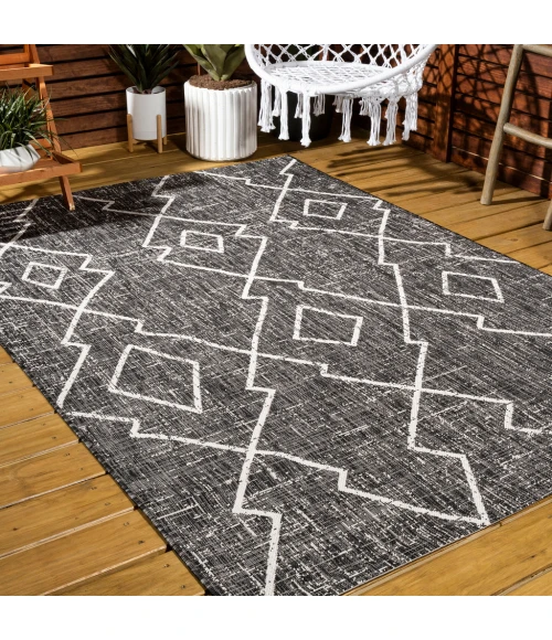 Carwa Tribal Diamond Trellis Black/Ivory 8 ft. x 10 ft. Indoor/Outdoor Area Rug