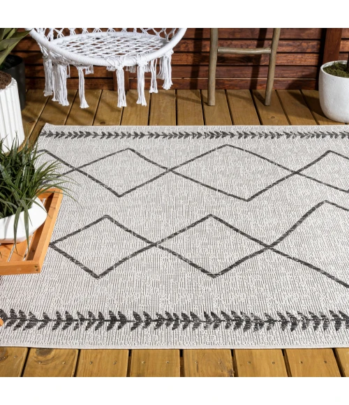 Derya Tribal Diamond Trellis Ivory/Black 3 ft. x 5 ft. Indoor/Outdoor Area Rug