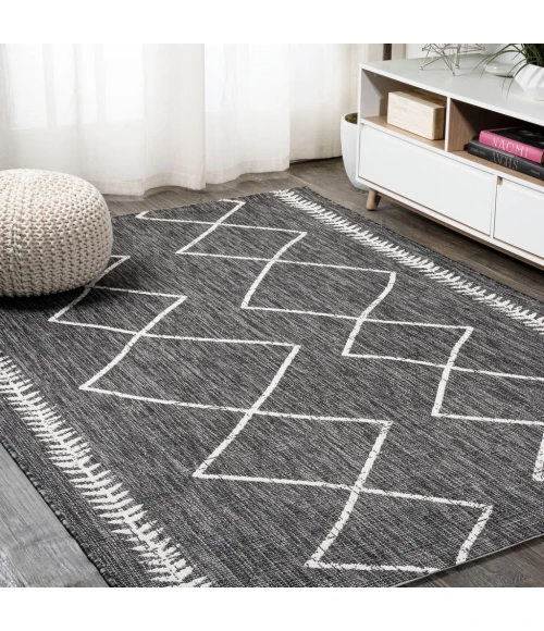 Derya Tribal Diamond Trellis Black/Ivory 4 ft. x 6 ft. Indoor/Outdoor Area Rug