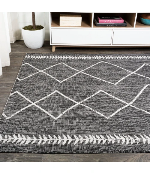 Derya Tribal Diamond Trellis Black/Ivory 4 ft. x 6 ft. Indoor/Outdoor Area Rug
