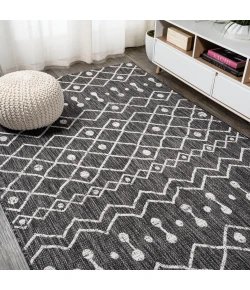 Jonathany Santa Monica SMB131E Black/Ivory Area Rug 5 ft. 2 in. X 7 ft. 5 in. Rectangle